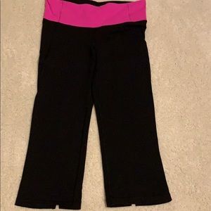 LULULEMON CROPPED PANTS